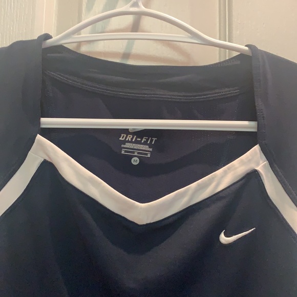 Nike Sports Top - Picture 3 of 8